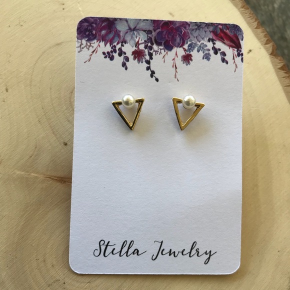 Pretty triangle pearl earrings - Picture 3 of 3